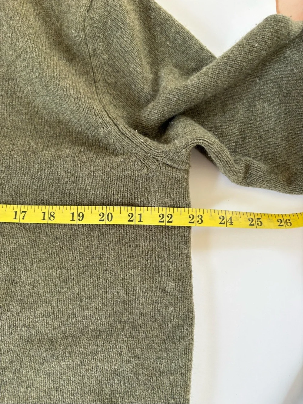 Banana Republic Cropped Luxury Wool Cashmere Angora Academia Sweater Army Green